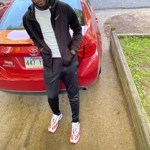 Meet your Posher, Kam